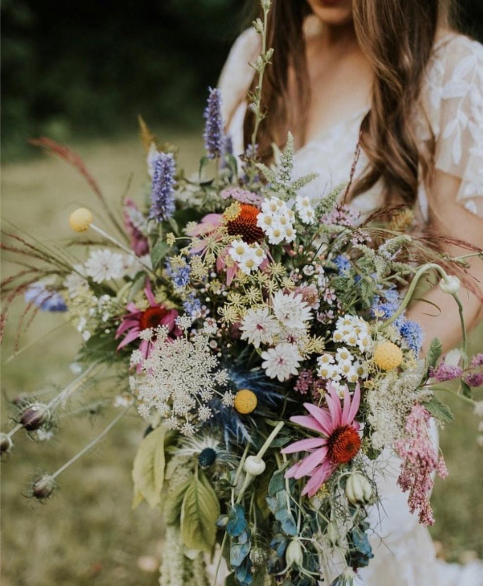 Florals by Fire and Blooms, Photo by Noelle Johnson